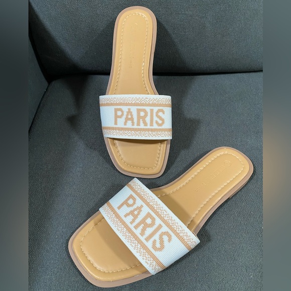 Wild Diva Shoes - ⭐️NEW Wild Diva Lounge Flat Sandals for Women Comfortable Slip On Slide Sandals